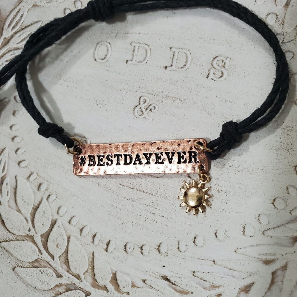 Handmade hemp adjustable braclet.